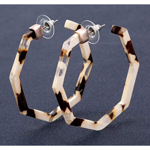 KraftKreations Jewelry - Hypoallergenic Acrylic Hex "Eryn" arrings